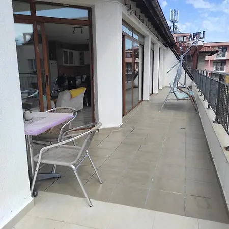 лина съни резиденция три спален Apartment *