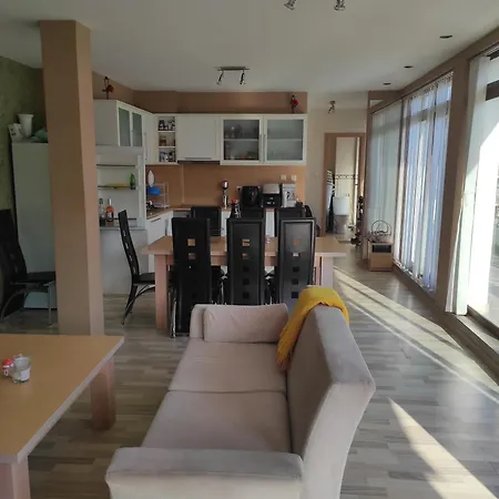 Apartment лина съни резиденция три спален *